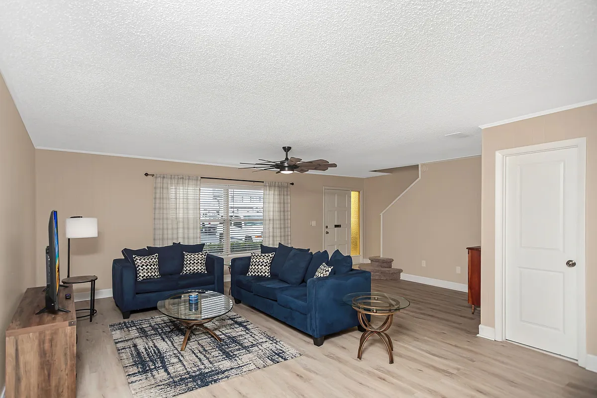 Family Room - 695 A1a N #112