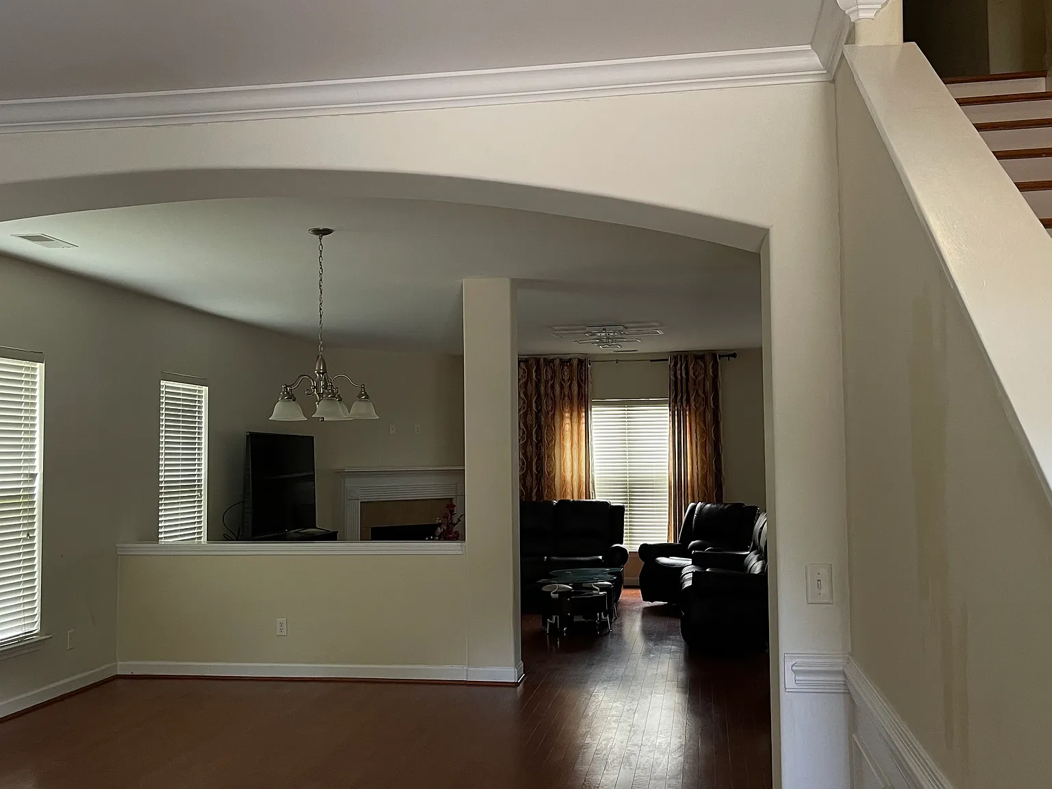 5 bed, 3.5 bath, 3118 sqft, $3,000 — Photo 2