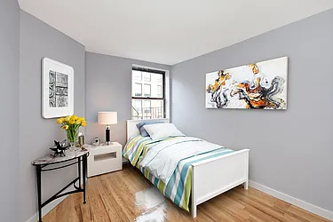 Rented by R New York