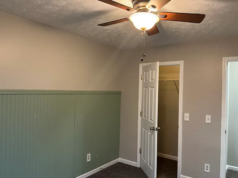 5553 Strathmoor Manor Cir — Photo 14