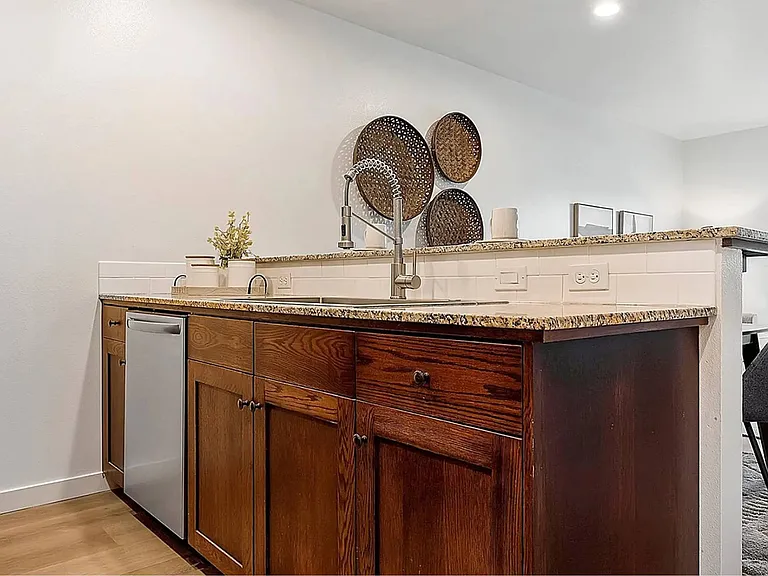 Linder Springs Townhomes — Photo 10