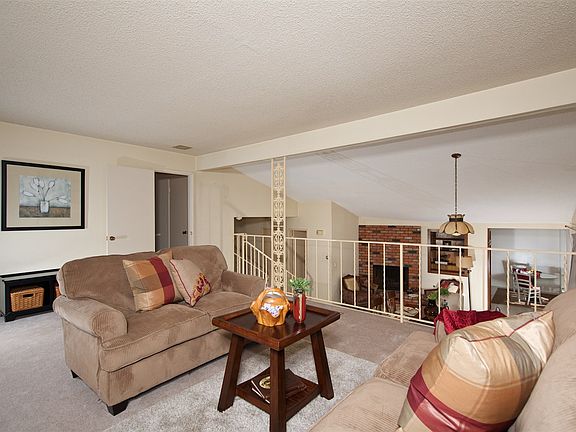 4th image of 9167 Grossmont Blvd