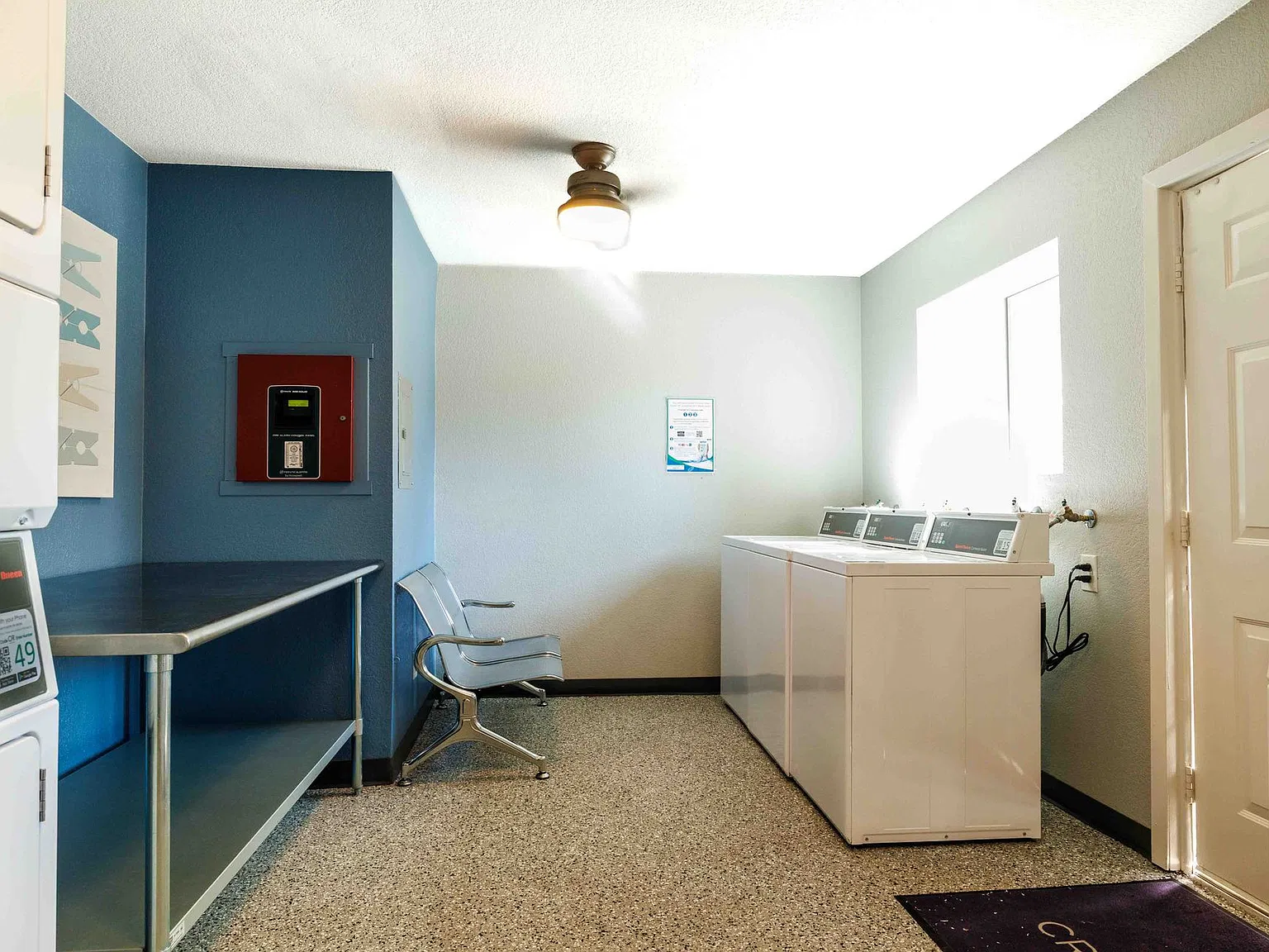 Creekside Village Apartments — Photo 4
