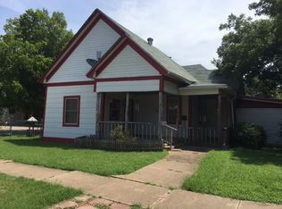 308 S Walnut St, Cleburne, TX 76033