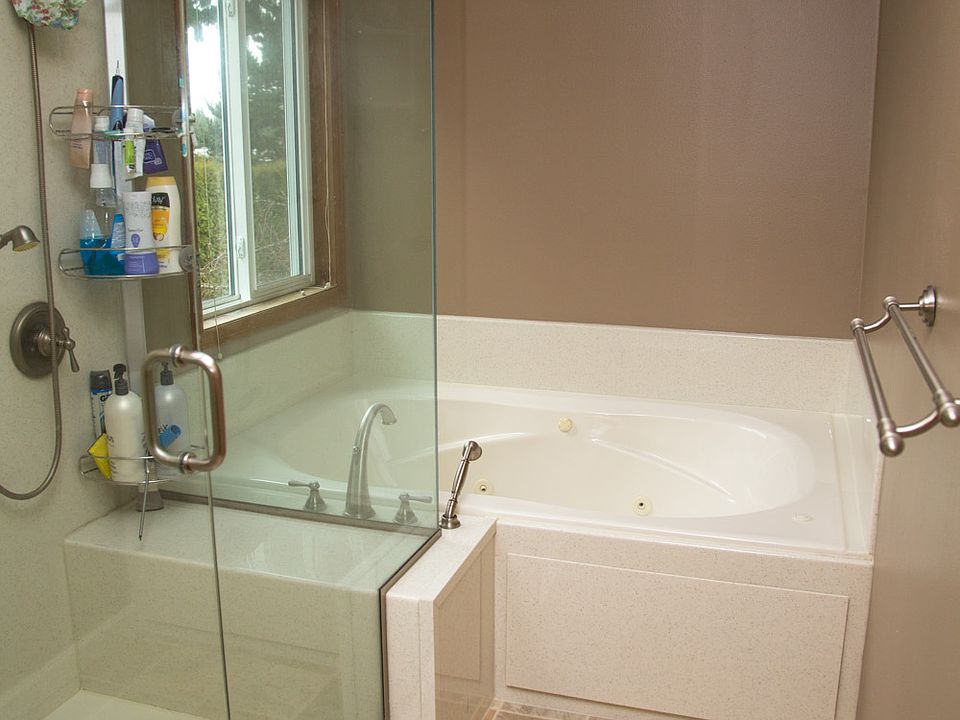 1st image of 22306 NE 17th Ct