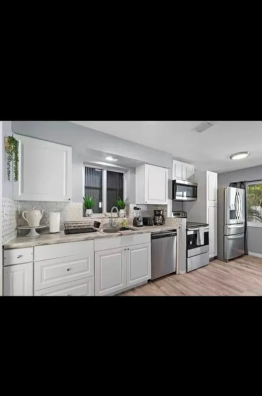 Private Room in Waterfront Home - Rio Vista / Tarpon River — Photo 3
