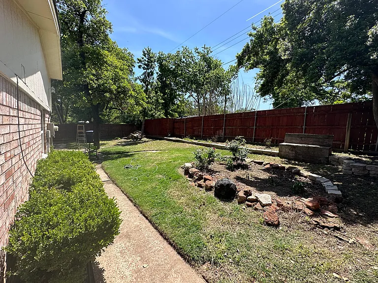 8020 NW 20th St — Photo 32