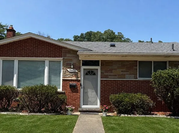 19473 Hardy St, Livonia, MI 48152