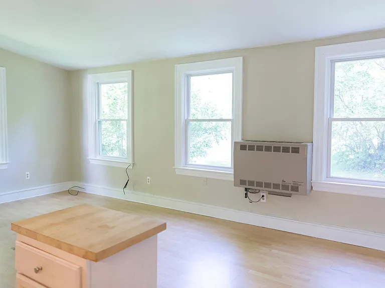 1421 Maple St #1 — Photo 4