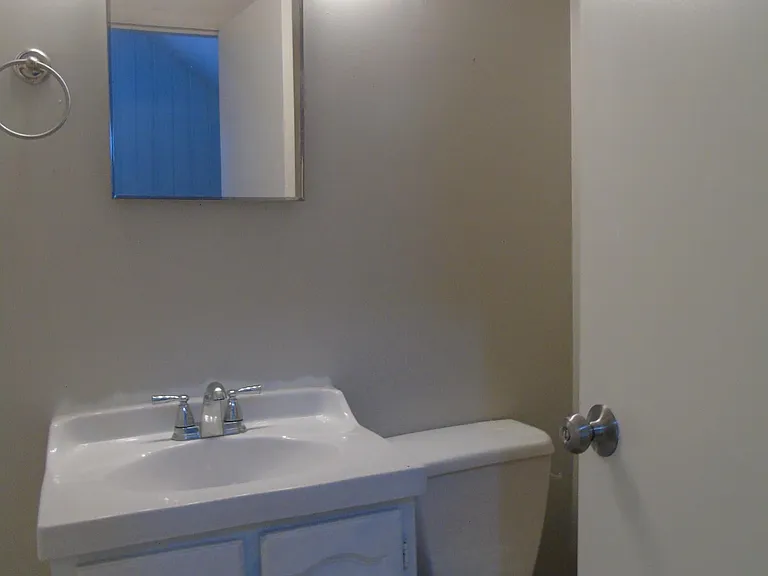 517 Oshaughnessy Ave NE — Photo 12