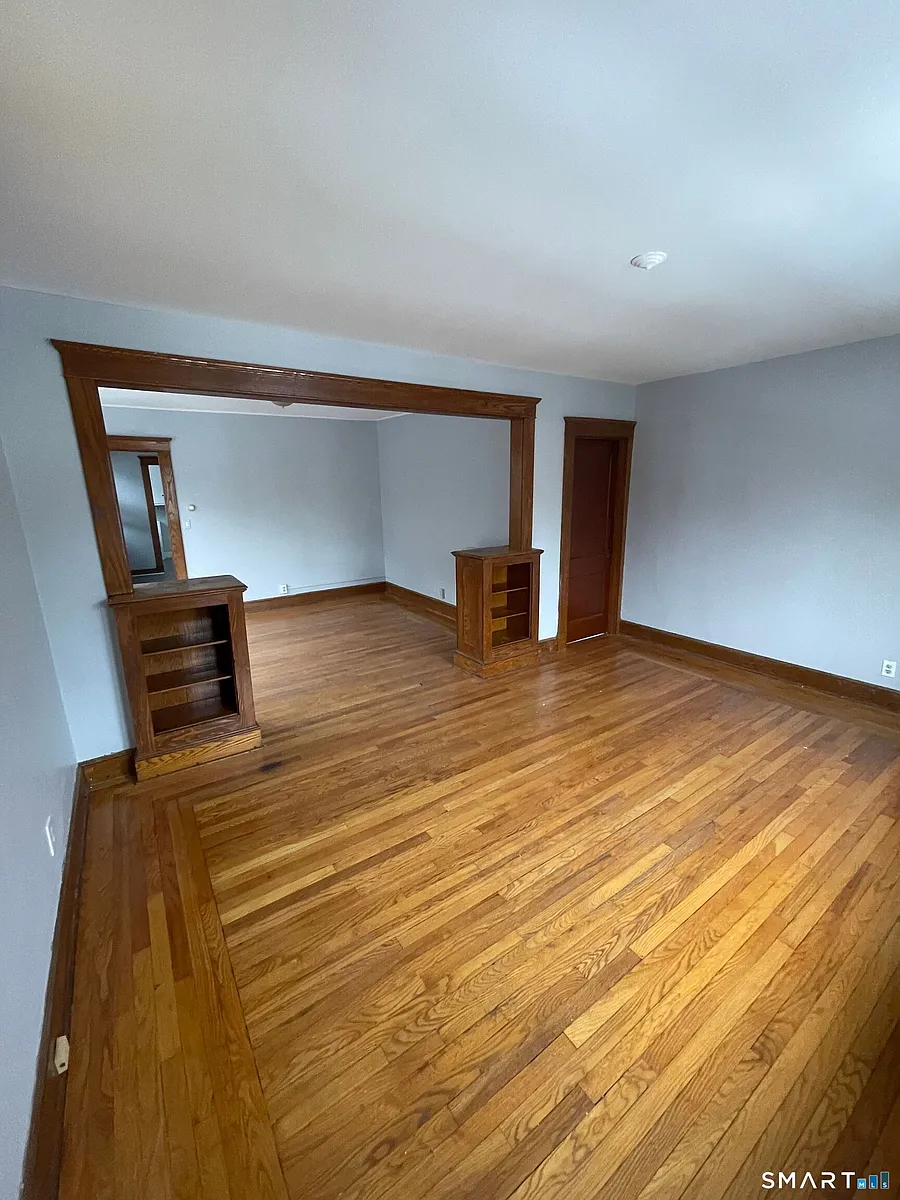 Building Photo - 54 Bradley Ave #2