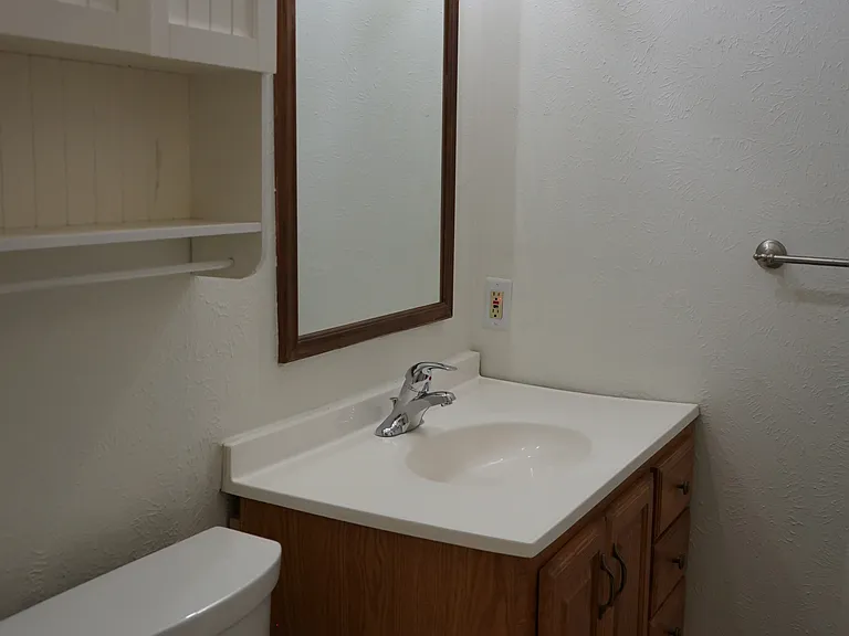 608 Hillcrest St — Photo 5