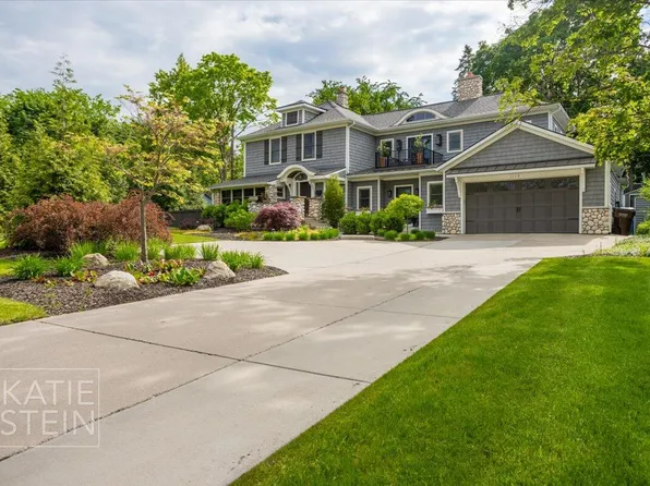 1110 Breton Rd SE, East Grand Rapids, MI 49506