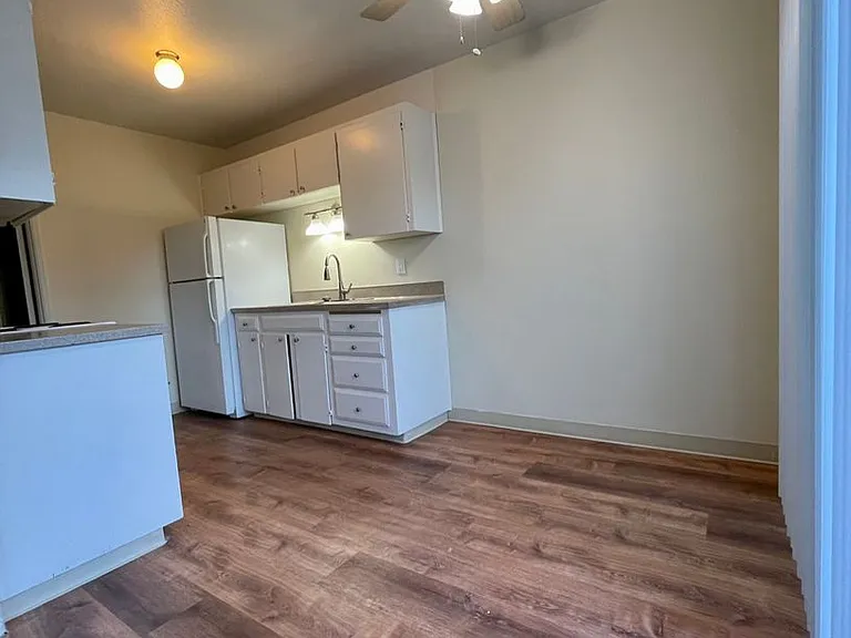 Sweetbriar Apartments — Photo 17