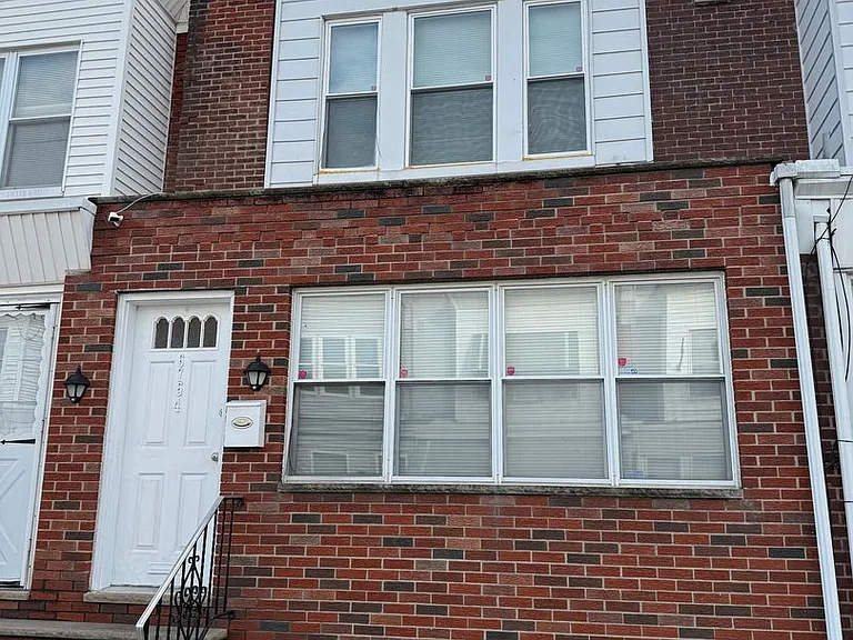 6754 Linmore Ave — Photo 2