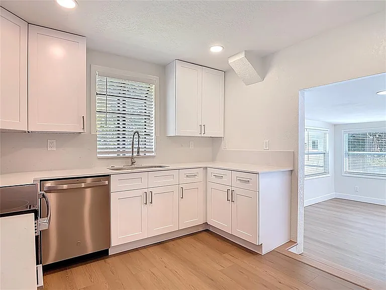1415 Frances Dr — Photo 8