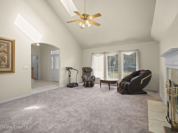 4th image of 130 N Carpenter Rd