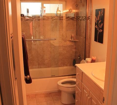 4th image of 4770 Point Loma Ave APT 102