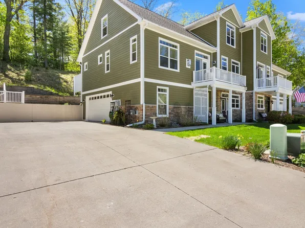 112 Fairway Hills Dr, Traverse City, MI 49684