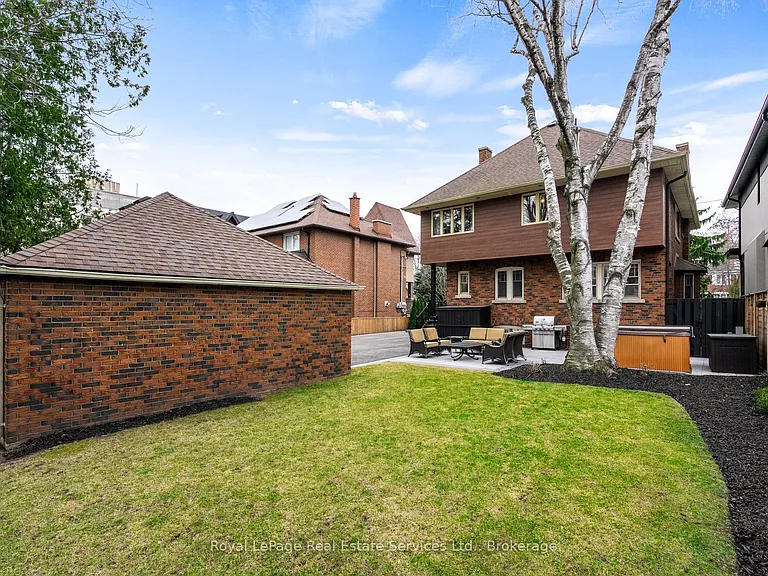 28 Thompson Ave — Photo 37