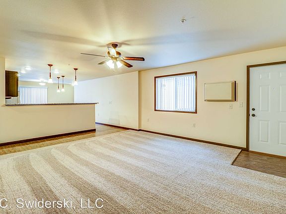 5th image of 1470 Westwood Dr #79