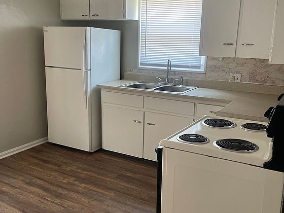 5th image of 1404 20th St NE #1404