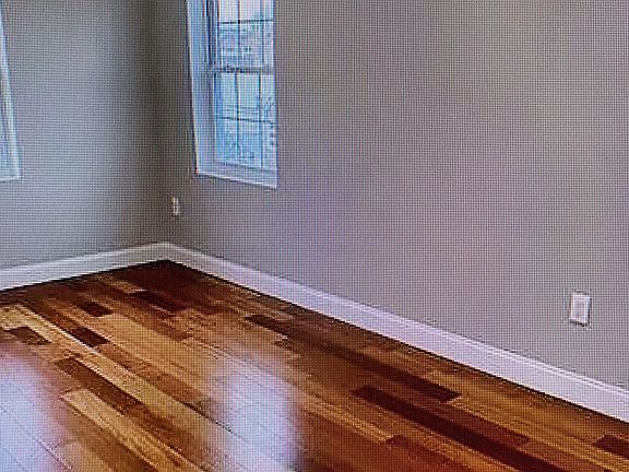 4th image of 313 Swinton Ave #2