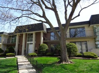10407 S Komensky Ave #103-B, Oak Lawn, IL 60453