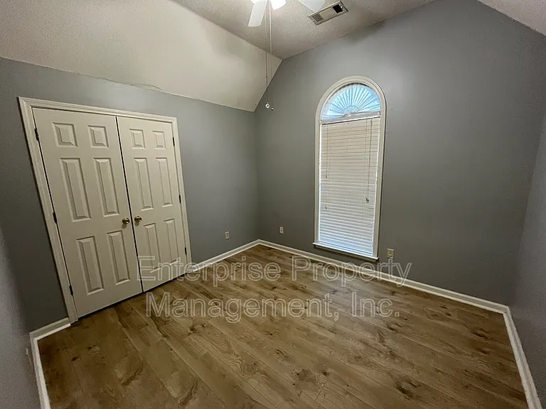 6986 Parkbrook Ln — Photo 7