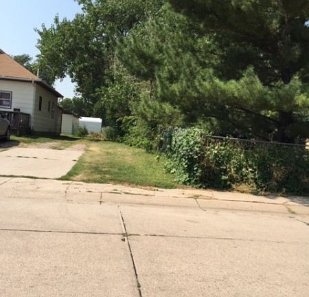 5th image of 703 Miller St