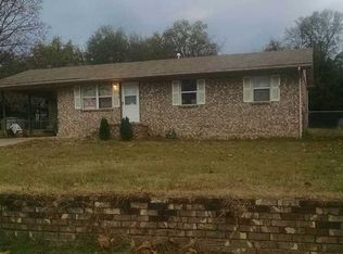 2010 Gordon Dr, Ozark, AR 72949