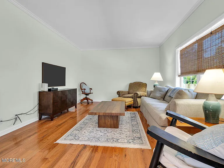 289 Osborne Ave — Photo 9