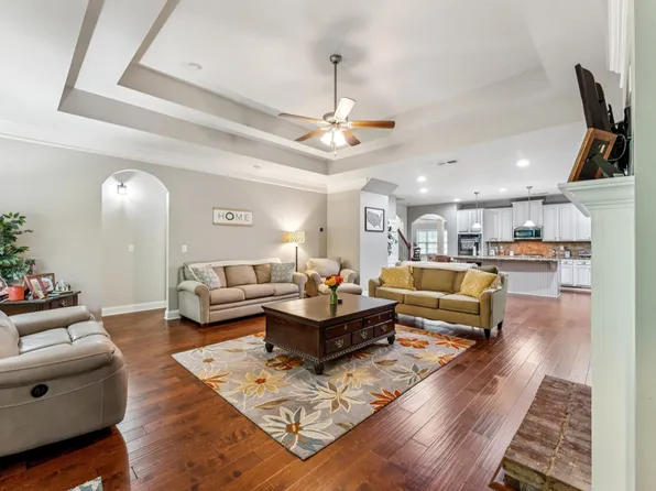 42 Waterford Pl, Trussville, AL 35173