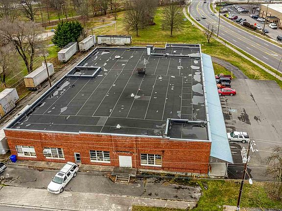 2nd image of 325 W Morris Blvd