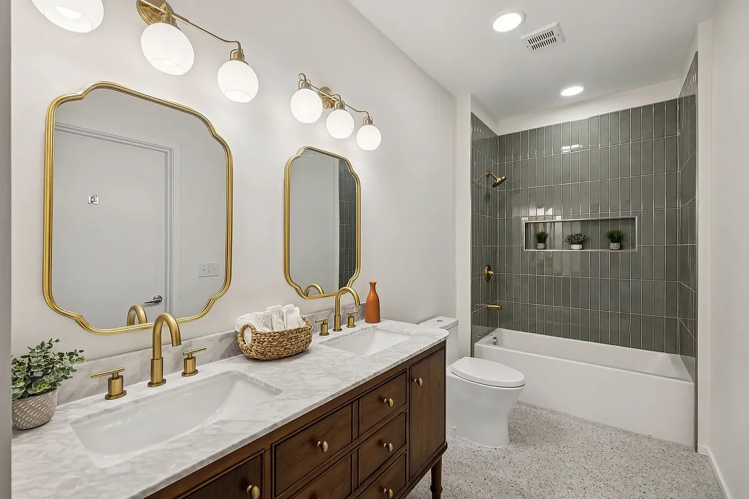 1 bed, 735 sqft, $1,800 — Photo 1