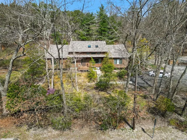 43 South Street, Manorville, NY 11949