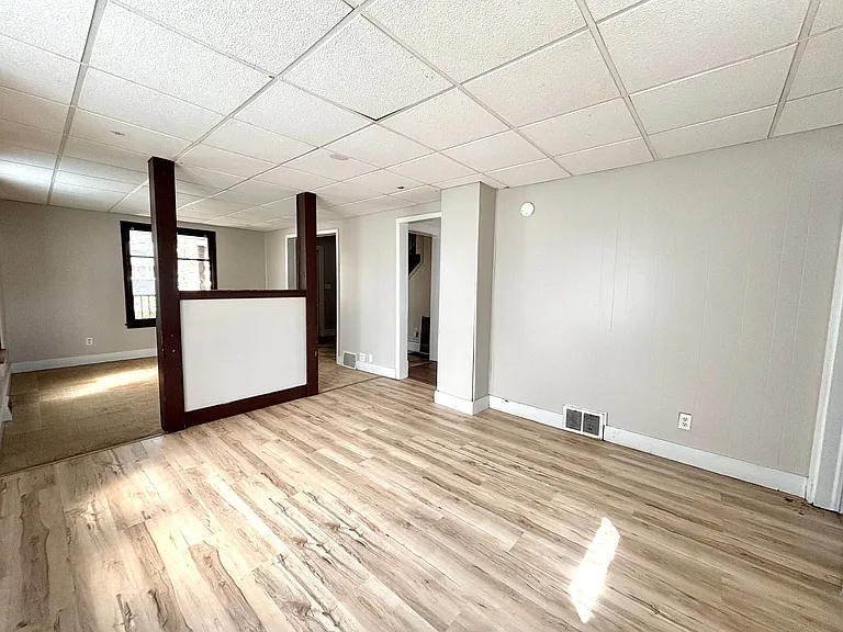 1422 E Stockbridge Ave — Photo 2