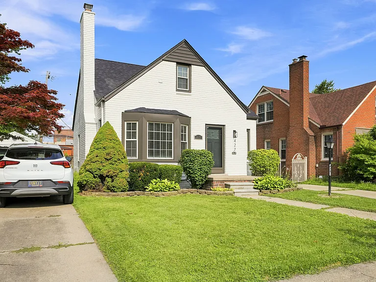 427 N Waverly St — Photo 34