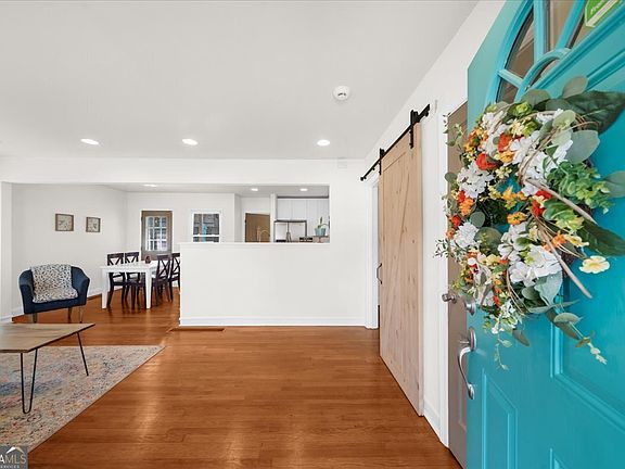 3rd image of 631 Quillian Ave