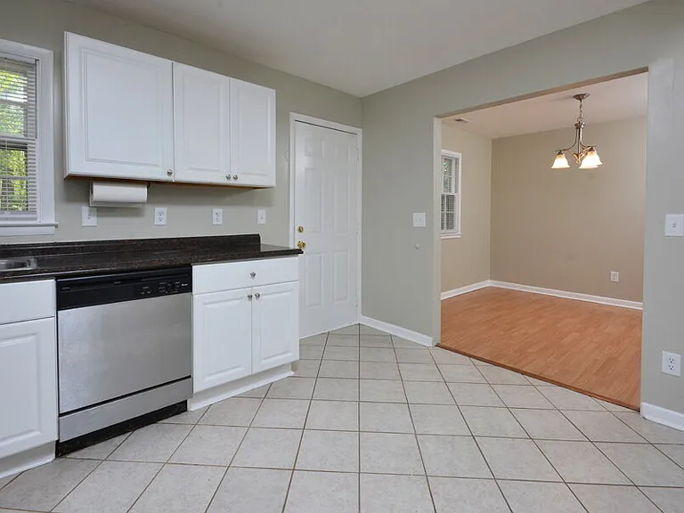 119 Monterey Ln — Photo 14