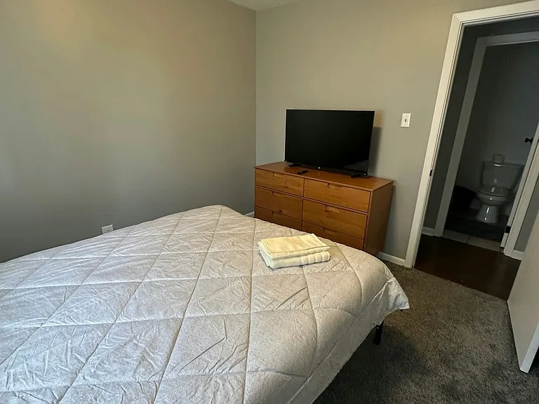 2222 N Rose Park Ave — Photo 10