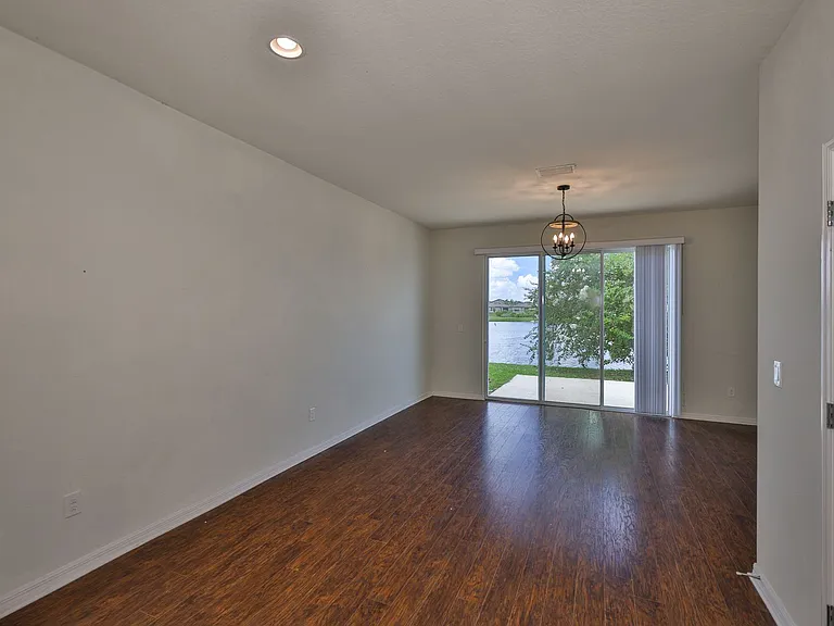 9160 Hillcroft Dr — Photo 8