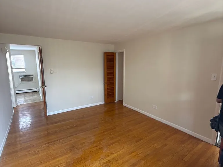 12619 - 12623 Lincoln Street — Photo 8