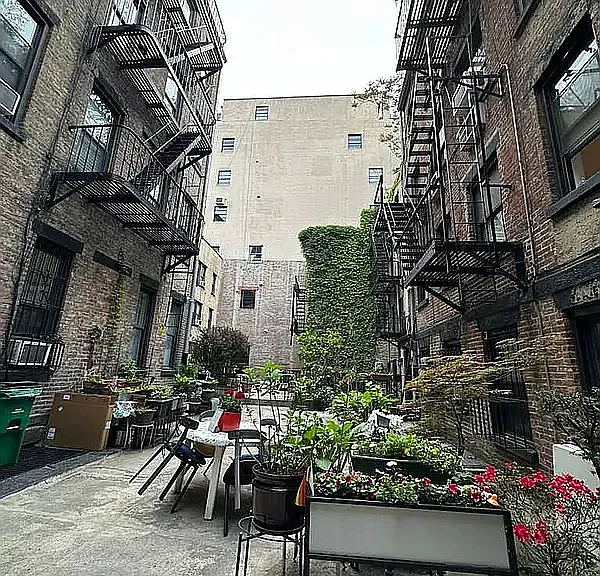 220 W 17th St #4C — Photo 5