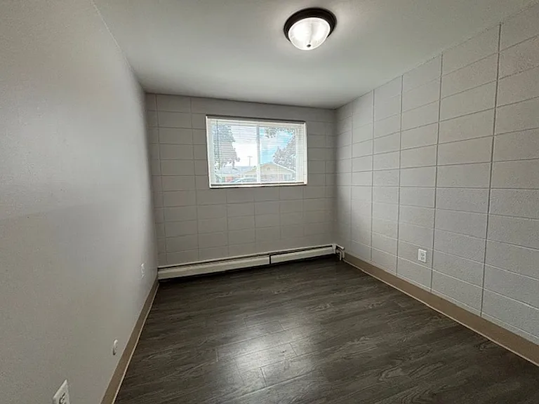 Apartment off 28th and Clyde Park Available — Photo 52
