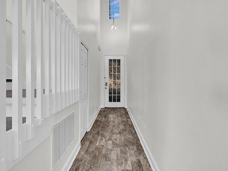 6130 Chapledale Dr — Photo 8