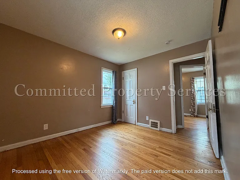 18536 Westmoreland Rd — Photo 6