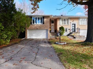 3 Ashwick Ct, Ottawa, ON K2G 3S4