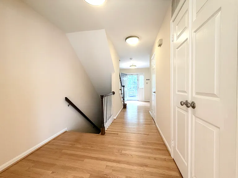 7418 Crestberry Ln — Photo 44
