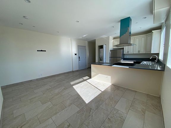5th image of 953 N Normandie Ave #303